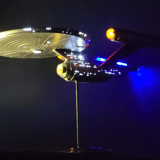 Star Trek U.S.S. Enterprise Prop Replica Model - 1:1000 Scale Set - Image 5